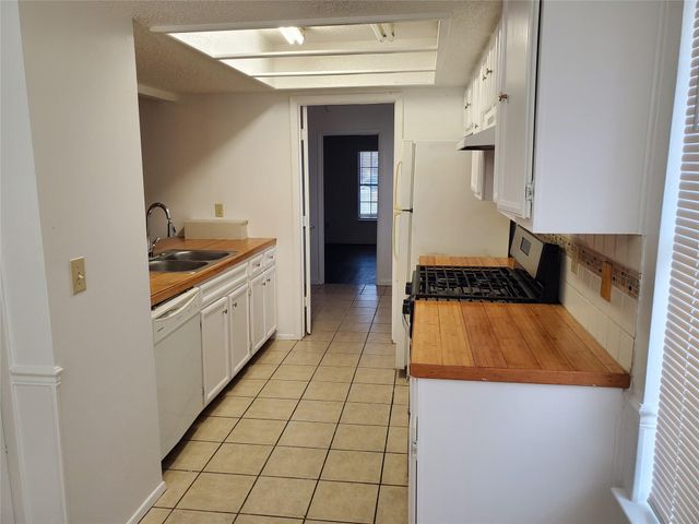 907 Fairway Green CV, Round Rock, TX 78664