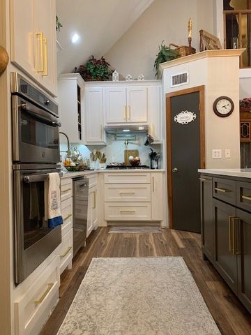 860 Wildwood Trail, Holly Lake Ranch, TX 75765