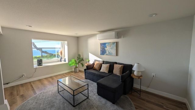 910 Skyline Drive, Daly City, CA 94015