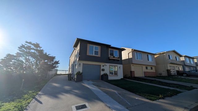 910 Skyline Drive, Daly City, CA 94015