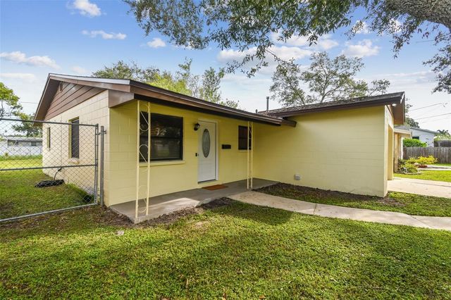 231 93RD AVENUE N, St Petersburg, FL 33702