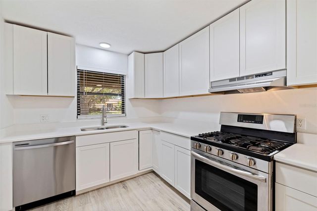 231 93RD AVENUE N, St Petersburg, FL 33702