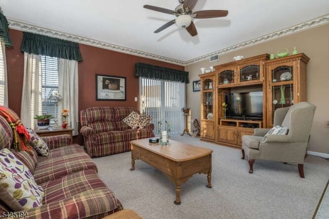 29 Victoria Dr, White Twp., NJ 07823