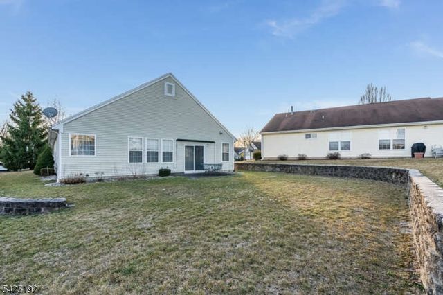 29 Victoria Dr, White Twp., NJ 07823