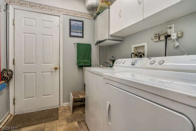 29 Victoria Dr, White Twp., NJ 07823