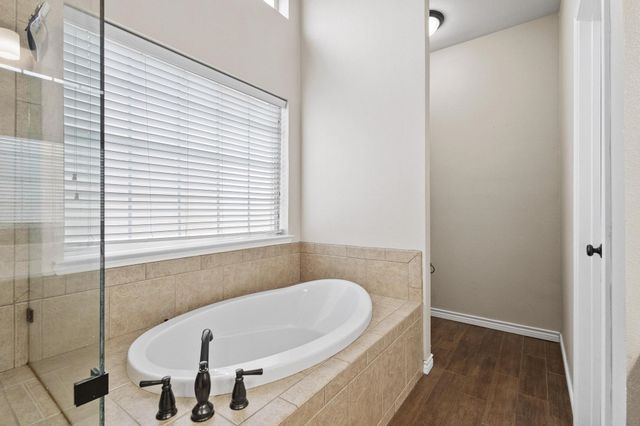 108 Ashlyn Court, Whitesboro, TX 76273