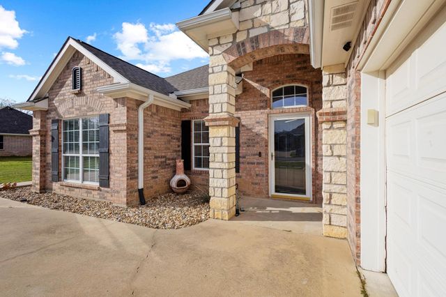 108 Ashlyn Court, Whitesboro, TX 76273