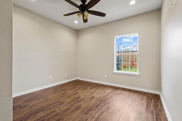 108 Ashlyn Court, Whitesboro, TX 76273