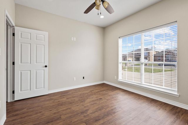 108 Ashlyn Court, Whitesboro, TX 76273