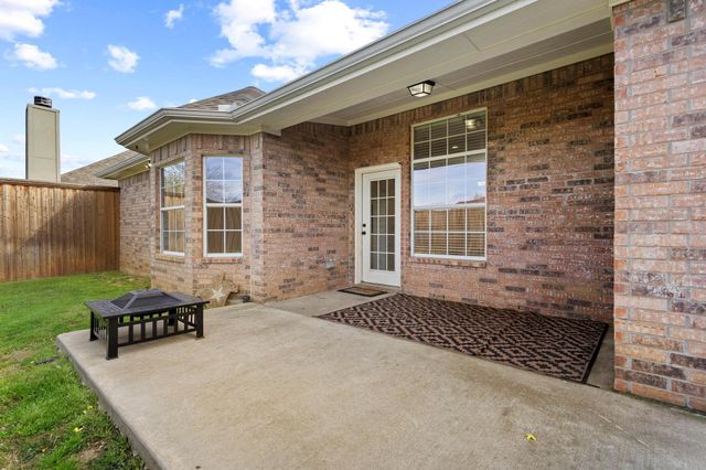 108 Ashlyn Court, Whitesboro, TX 76273