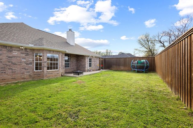 108 Ashlyn Court, Whitesboro, TX 76273