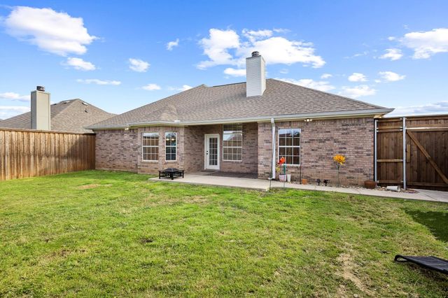 108 Ashlyn Court, Whitesboro, TX 76273