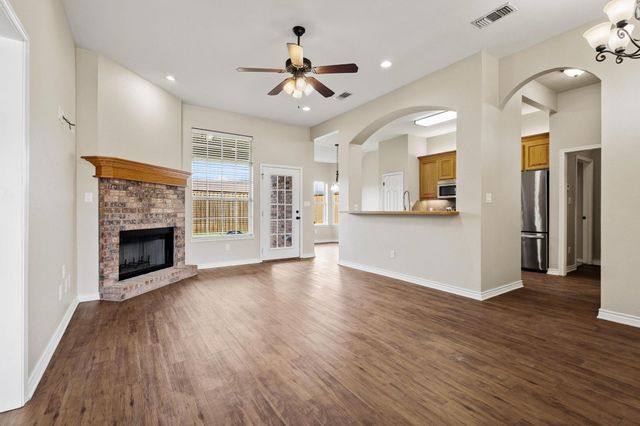 108 Ashlyn Court, Whitesboro, TX 76273