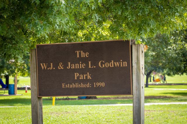 108 Ashlyn Court, Whitesboro, TX 76273