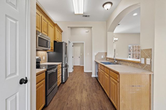 108 Ashlyn Court, Whitesboro, TX 76273