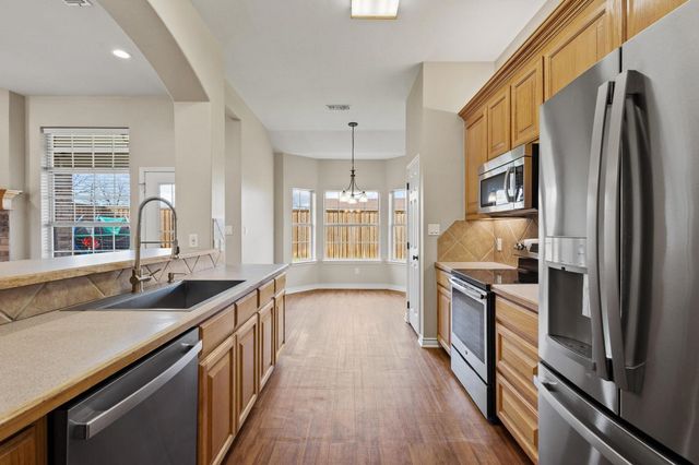 108 Ashlyn Court, Whitesboro, TX 76273