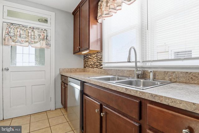 226 E MAPLE ST, Dallastown, PA 17313