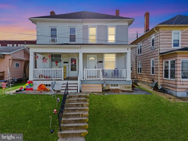 226 E MAPLE ST, Dallastown, PA 17313