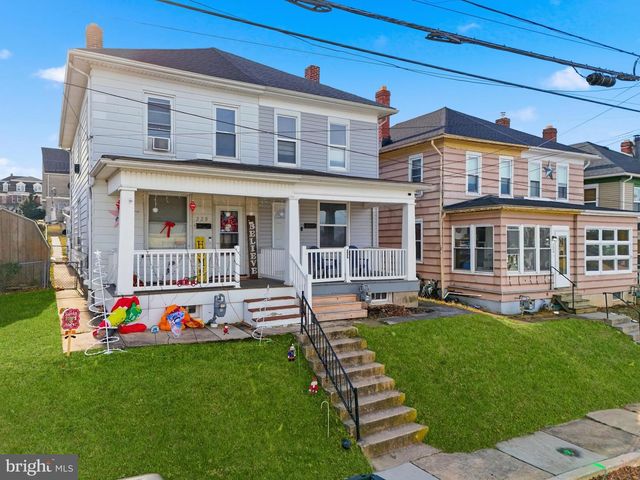 226 E MAPLE ST, Dallastown, PA 17313