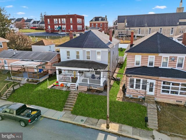 226 E MAPLE ST, Dallastown, PA 17313