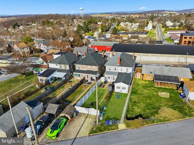 226 E MAPLE ST, Dallastown, PA 17313