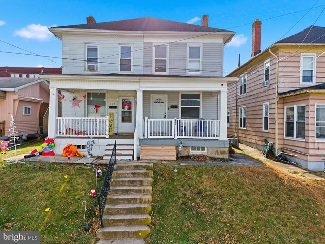 226 E MAPLE ST, Dallastown, PA 17313