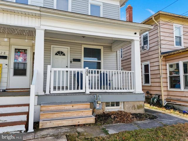226 E MAPLE ST, Dallastown, PA 17313