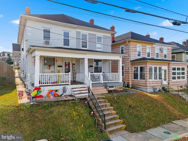 226 E MAPLE ST, Dallastown, PA 17313