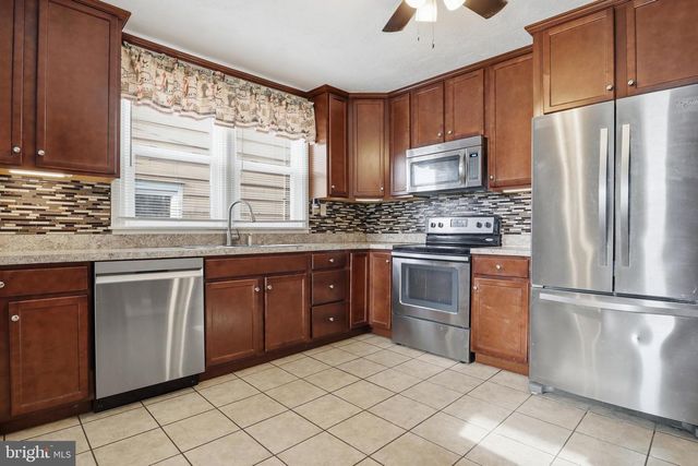 226 E MAPLE ST, Dallastown, PA 17313