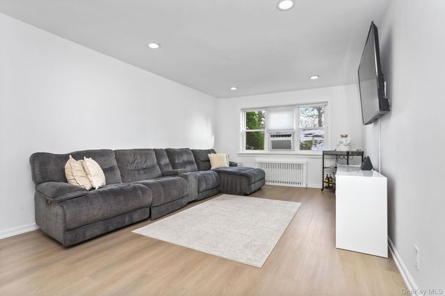 450 Pelham Road 1C, New Rochelle, NY 10805