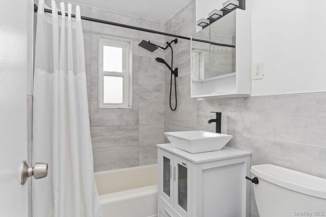 450 Pelham Road 1C, New Rochelle, NY 10805