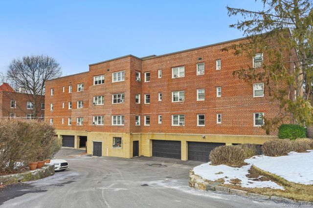 450 Pelham Road 1C, New Rochelle, NY 10805