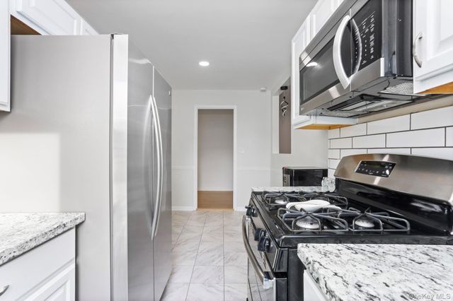 450 Pelham Road 1C, New Rochelle, NY 10805