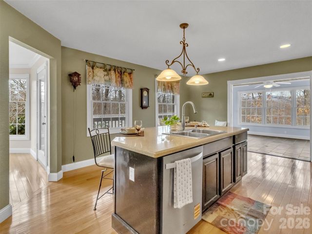 303 E Forest Place 13, Candler, NC 28715