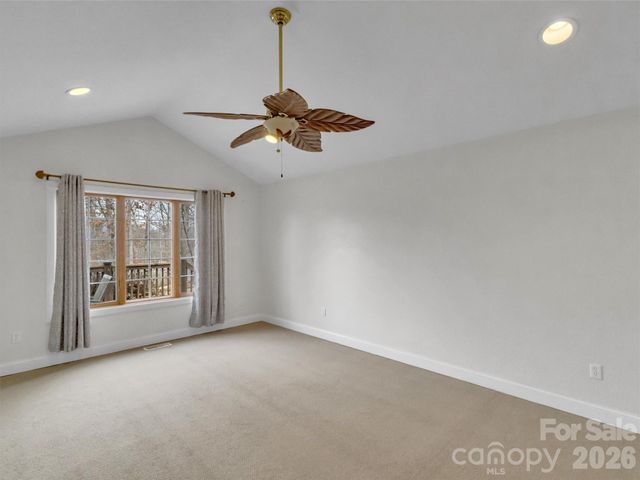 303 E Forest Place 13, Candler, NC 28715