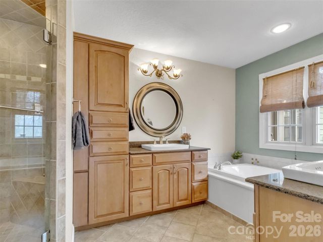 303 E Forest Place 13, Candler, NC 28715