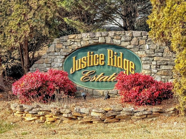 303 E Forest Place 13, Candler, NC 28715