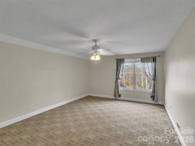 303 E Forest Place 13, Candler, NC 28715