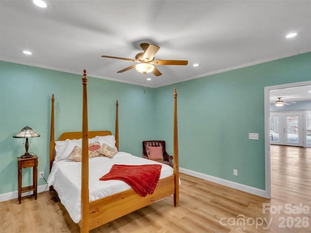303 E Forest Place 13, Candler, NC 28715