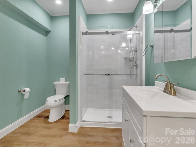 303 E Forest Place 13, Candler, NC 28715