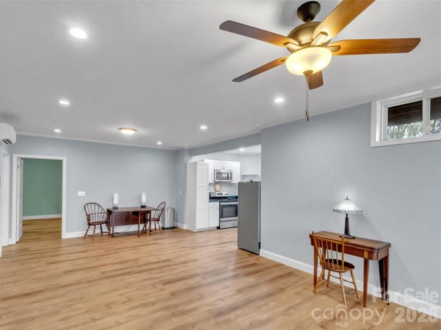 303 E Forest Place 13, Candler, NC 28715