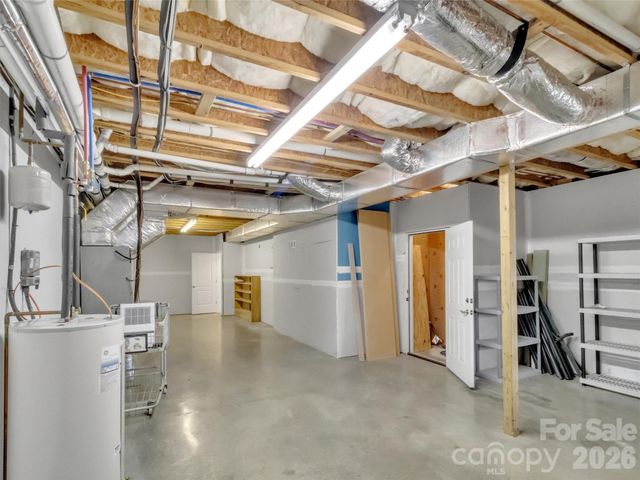 303 E Forest Place 13, Candler, NC 28715