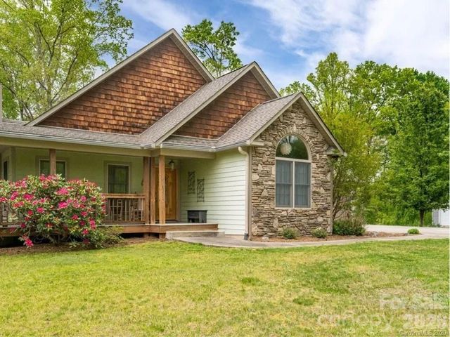 303 E Forest Place 13, Candler, NC 28715