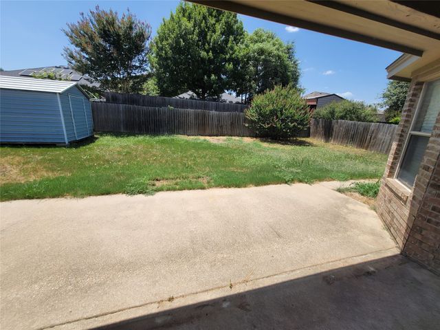 205 Willow Creek Drive, Weatherford, TX 76085