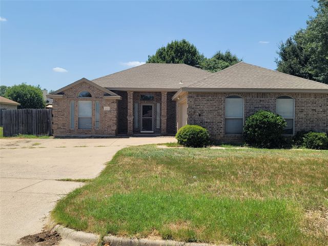205 Willow Creek Drive, Weatherford, TX 76085