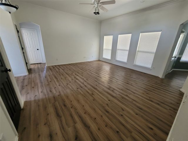 205 Willow Creek Drive, Weatherford, TX 76085