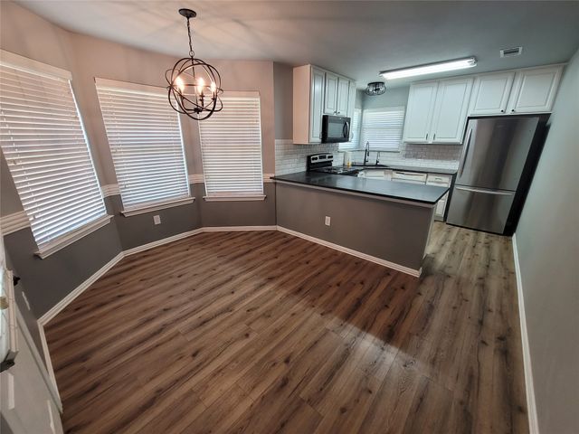 205 Willow Creek Drive, Weatherford, TX 76085
