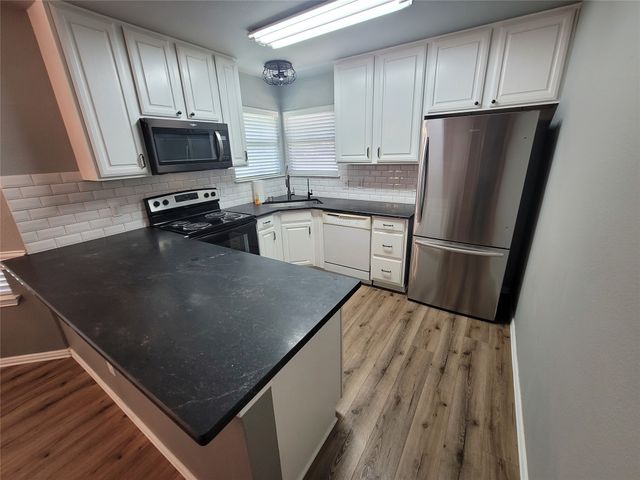 205 Willow Creek Drive, Weatherford, TX 76085