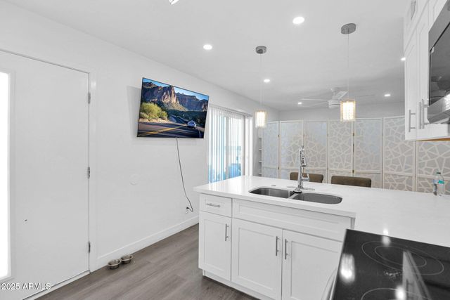 1302 W BECKER Lane, Phoenix, AZ 85029