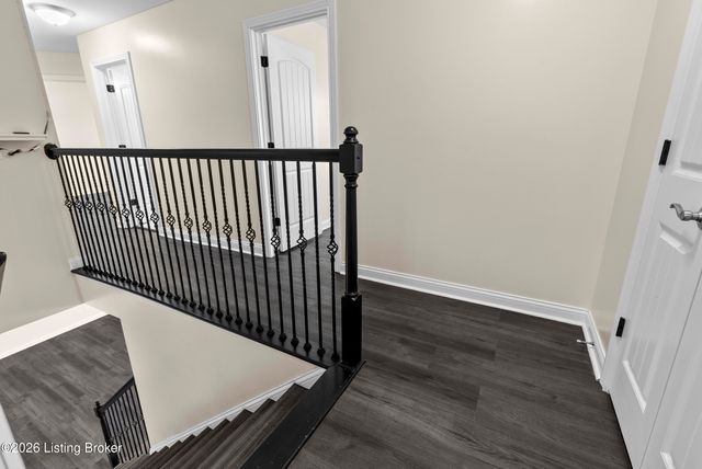 3918 Bristol Oaks Dr, Louisville, KY 40299